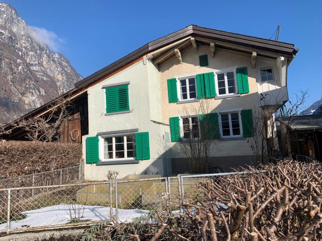 Ferienwohnung Revier Grosi's Art Netstal Exterior foto